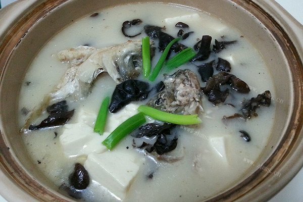 家庭版鱼头豆腐汤