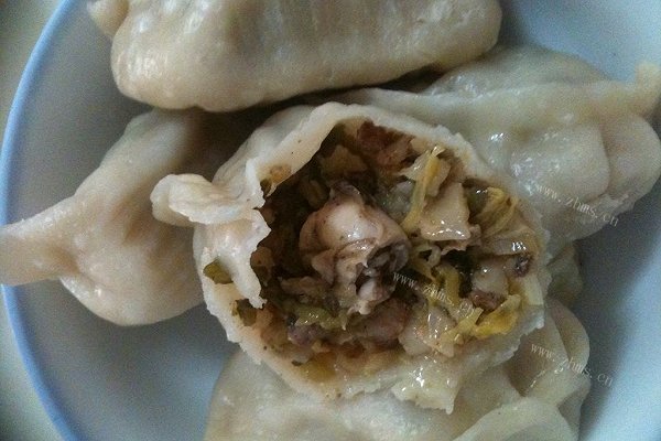 海蛎子酸菜五花肉蒸饺