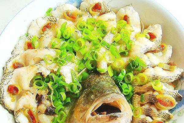 清蒸鲈鱼