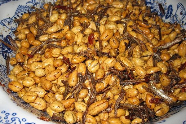 家常小鱼干花生米