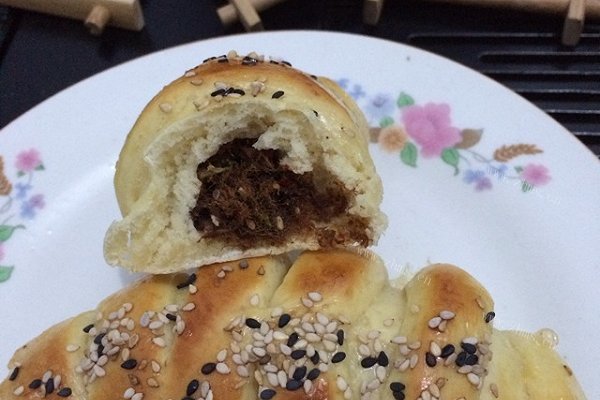 毛毛虫肉松面包