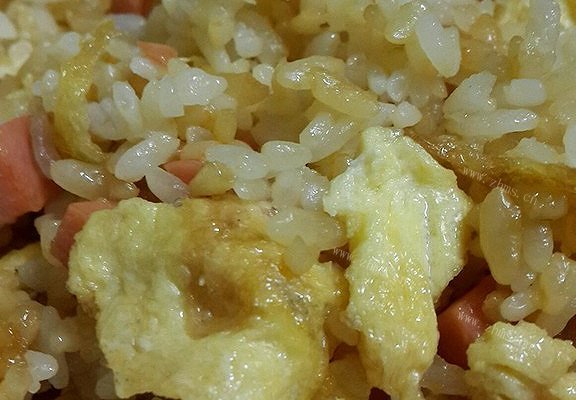 简单却美味的蛋炒饭哦
