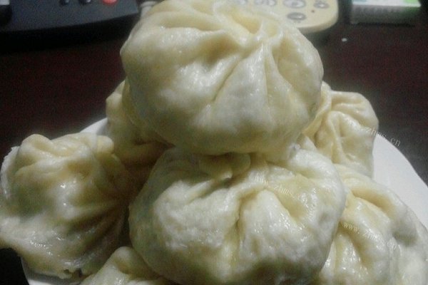 猪肉韭菜白菜包子