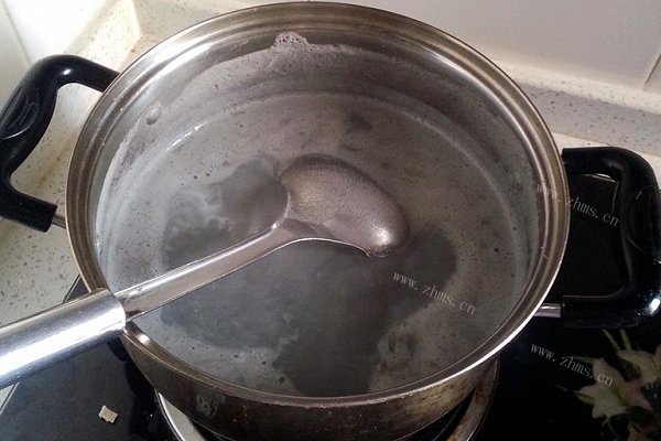 自制红豆黑豆芝麻豆浆