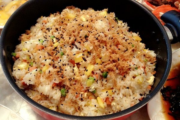 家常菠萝炒饭