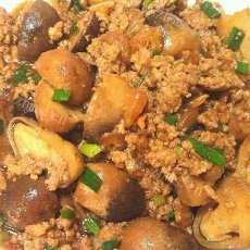 家常肉末虾米煲蘑菇