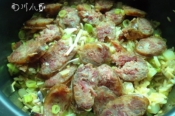 家常腊味豆角焖饭