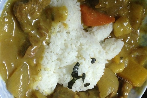 兔兔咖喱牛腩饭