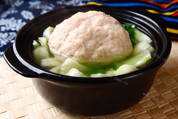 藕渣狮子头