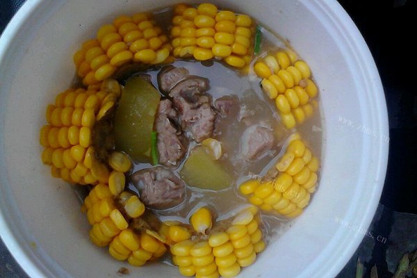 美味冬瓜玉米排骨汤
