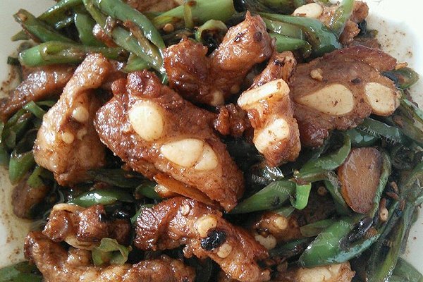 青椒小炒小排脆骨
