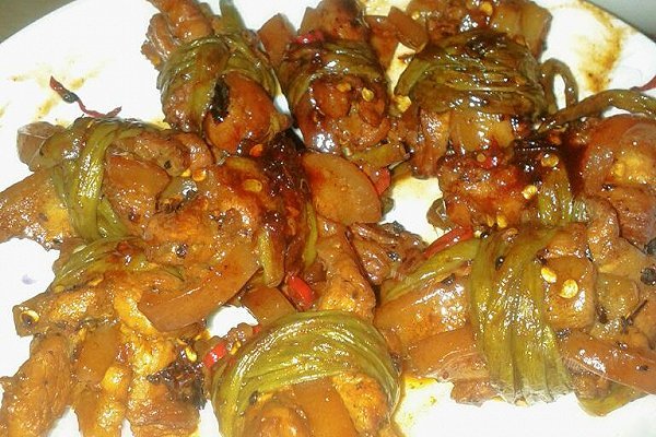自制咸豆角捆五花肉