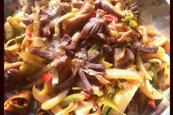 自制泡椒杂菜炒鸡杂