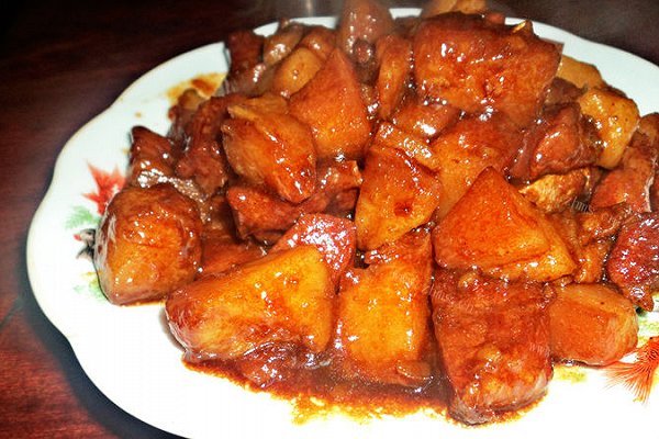 家常电饭锅版土豆红烧肉