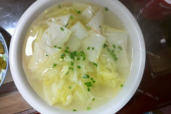 家常鱼糕白菜汤