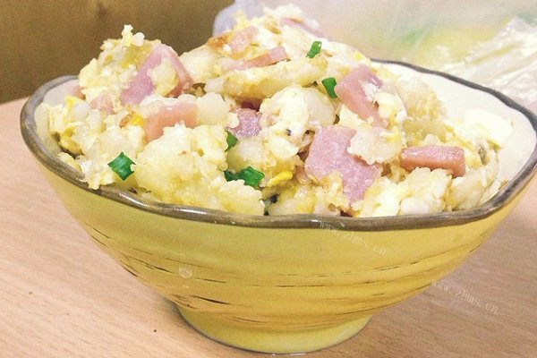 鸡蛋肉丁粘粘疙瘩面