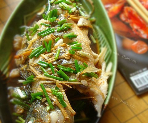 辣味蒸鲈鱼-泡椒入味更美味