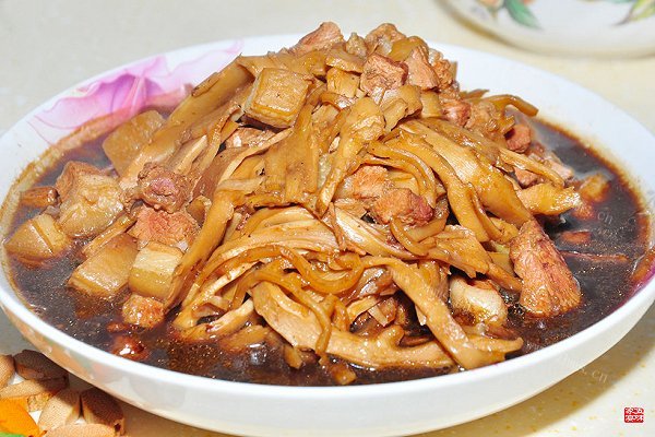 家常水笋焖肉