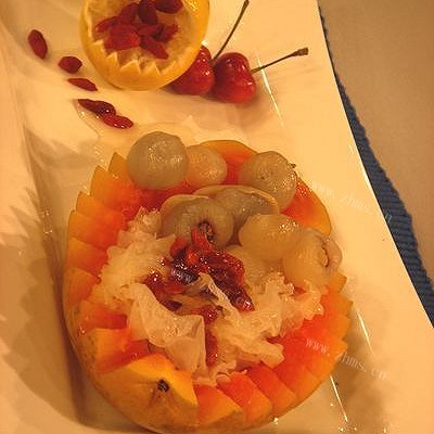 莲子百合木瓜盅