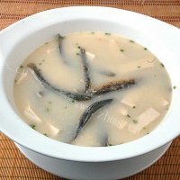 自制泥鳅炖豆腐