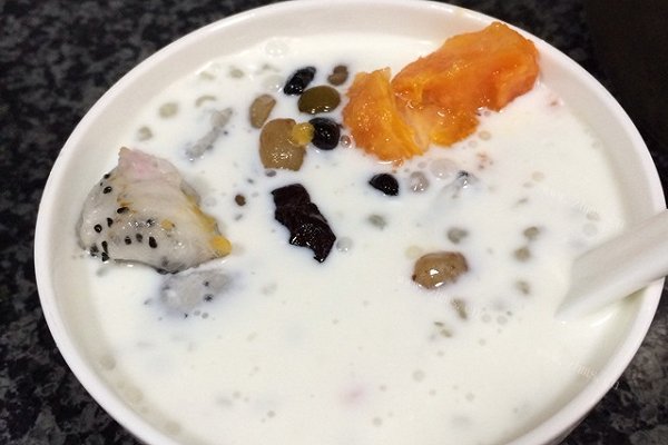 蜜豆水果西米露