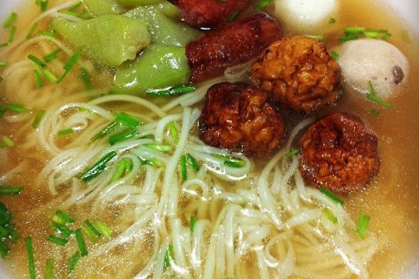 港式鱼蛋香肠面（图详解）