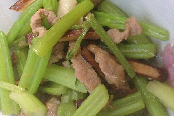 家常豆干肉丝炒芹菜