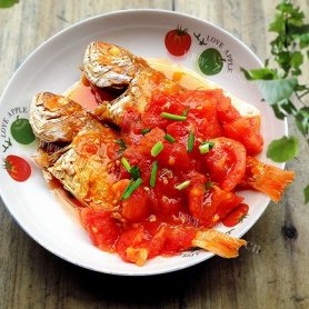 家常菜:西红柿金丝鱼