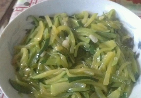 炒嫩南瓜丝