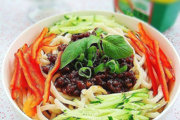 豆瓣炸酱凉面