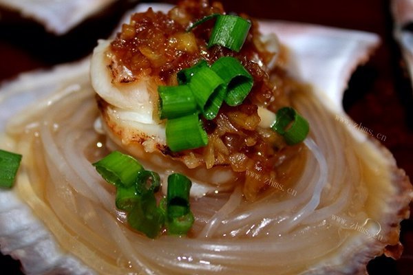 蒜茸粉丝蒸扇贝