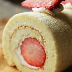 DIY草莓奶油蛋糕卷