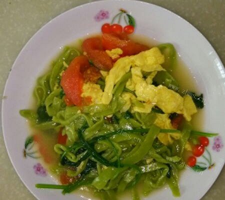 家庭版菠菜手擀面