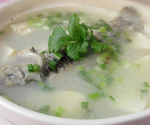 鲫鱼炖豆腐