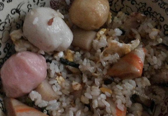 海鲜鱼丸炒饭