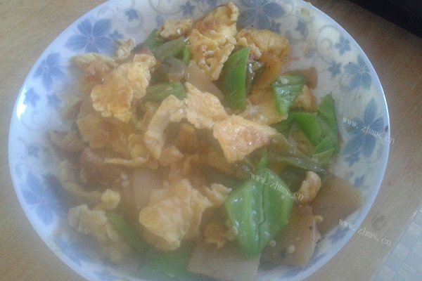 简单的家常辣椒炒鸡蛋