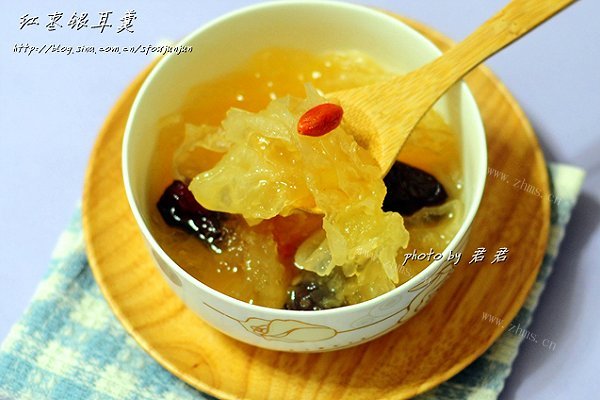家常红枣银耳羹