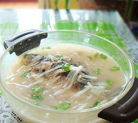 鲫鱼萝卜丝汤