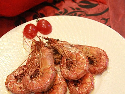 家常蒜香红对虾