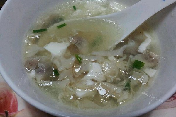 荷仙菇豆腐汤