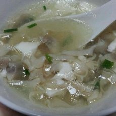 荷仙菇豆腐汤