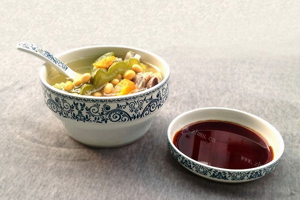 苦瓜黄豆排骨汤