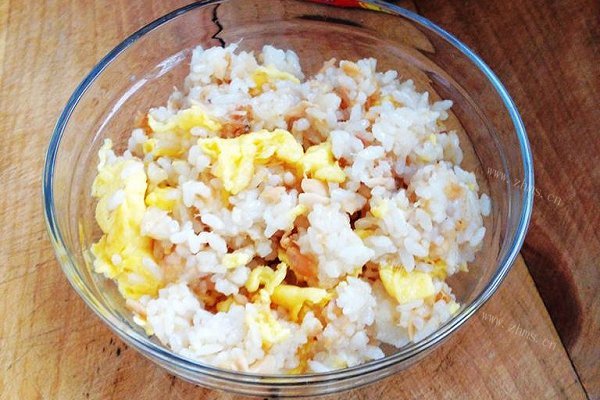 家常金枪鱼鸡蛋炒饭