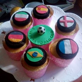 世界杯翻糖杯子蛋糕