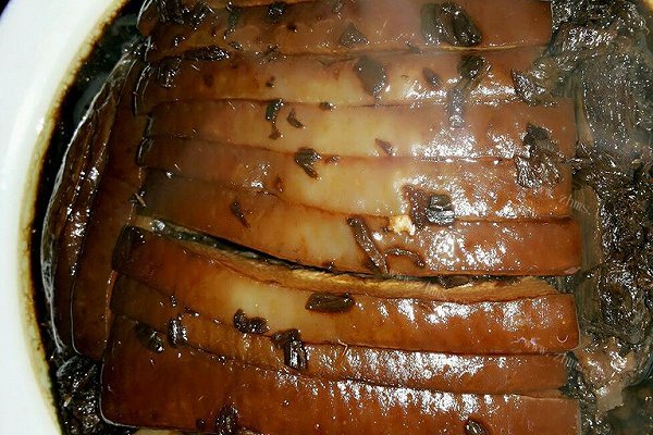 家常版霉干菜扣肉