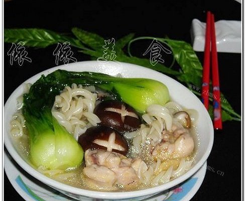 香菇鸡腿汤粉