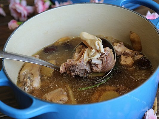 花胶养颜鸡汤