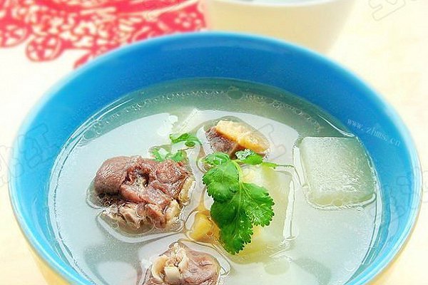 腊鸭煲萝卜汤