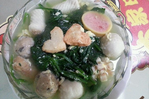 鱼丸鸡蛋菠菜汤