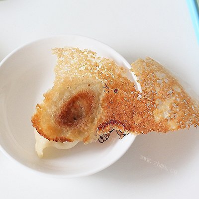 家常蒜黄鲜肉冰花煎饺